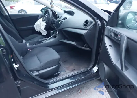 2011 Mazda Mazda3 I Sport z USA, uszkodzony, nr VIN JM1BL1UFXB1386203